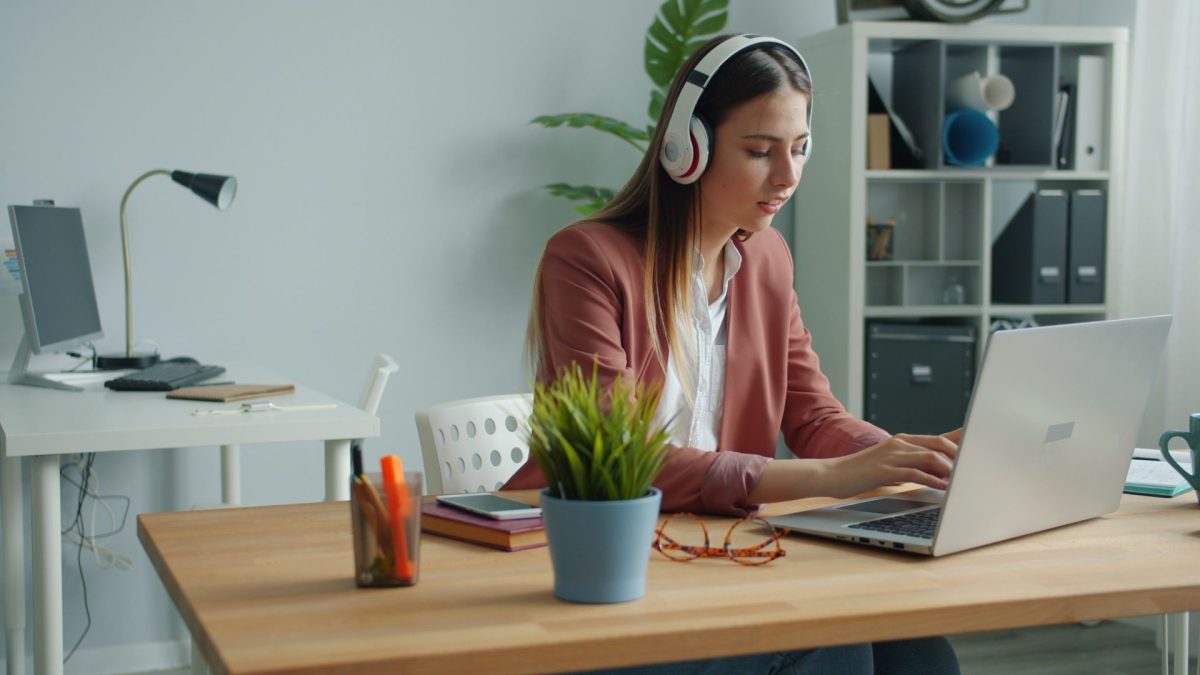 Trabajos que no existirían sin internet: profesiones que han nacido en los últimos años