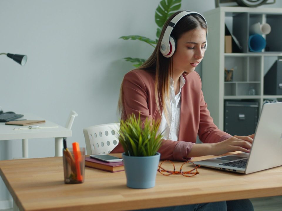 Trabajos que no existirían sin internet: profesiones que han nacido en los últimos años